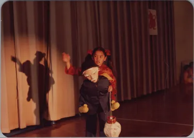 1981_Spring_folklore_chinese_pavilion_0047.webp