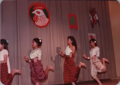 1981_Spring_folklore_chinese_pavilion_0051.webp