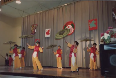 1981_Spring_folklore_chinese_pavilion_0076.webp
